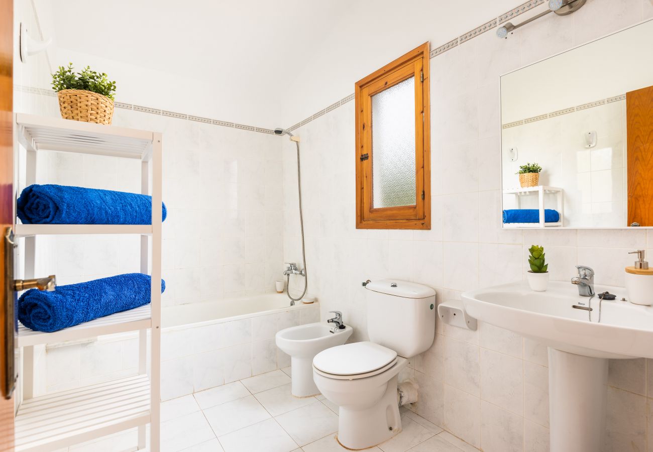 Ferienwohnung in Cala Blanca - Apartamento Palmeras 6