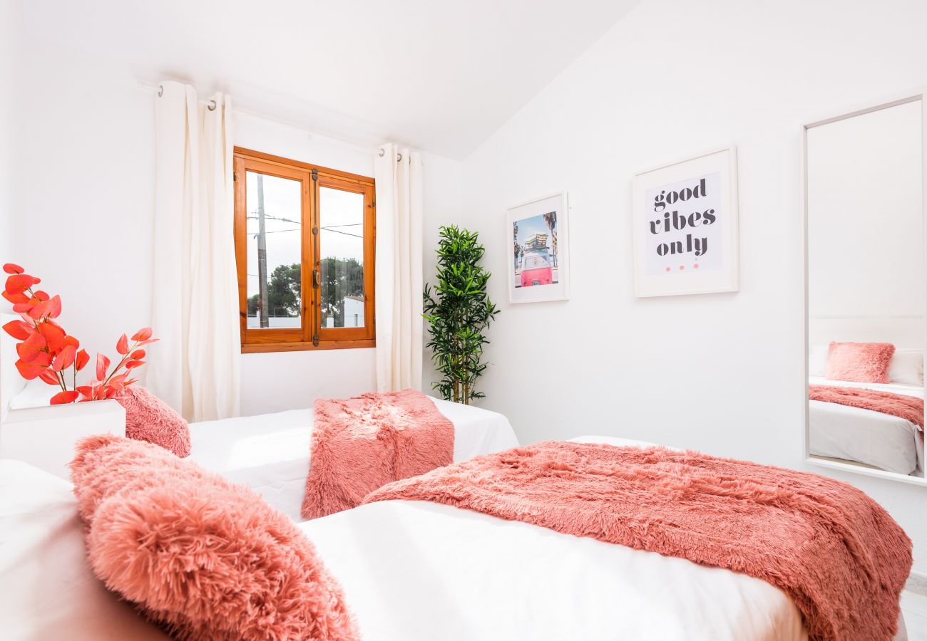 Ferienwohnung in Cala Blanca - Apartamento Palmeras 6