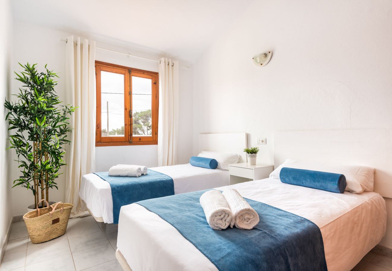 Ferienwohnung in Cala Blanca - Apartamento Palmeras 5