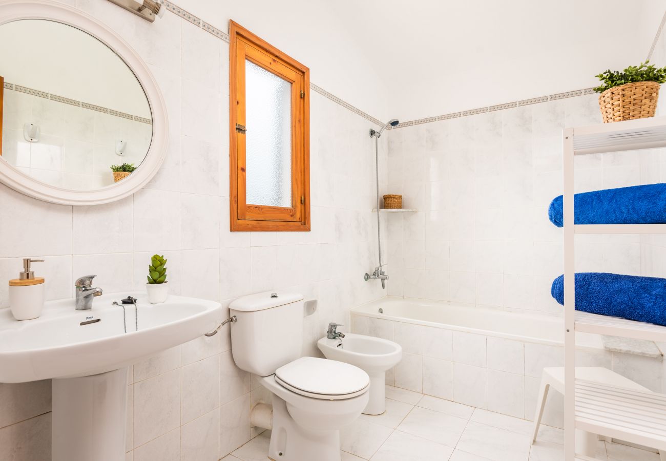Ferienwohnung in Cala Blanca - Apartamento Palmeras 5