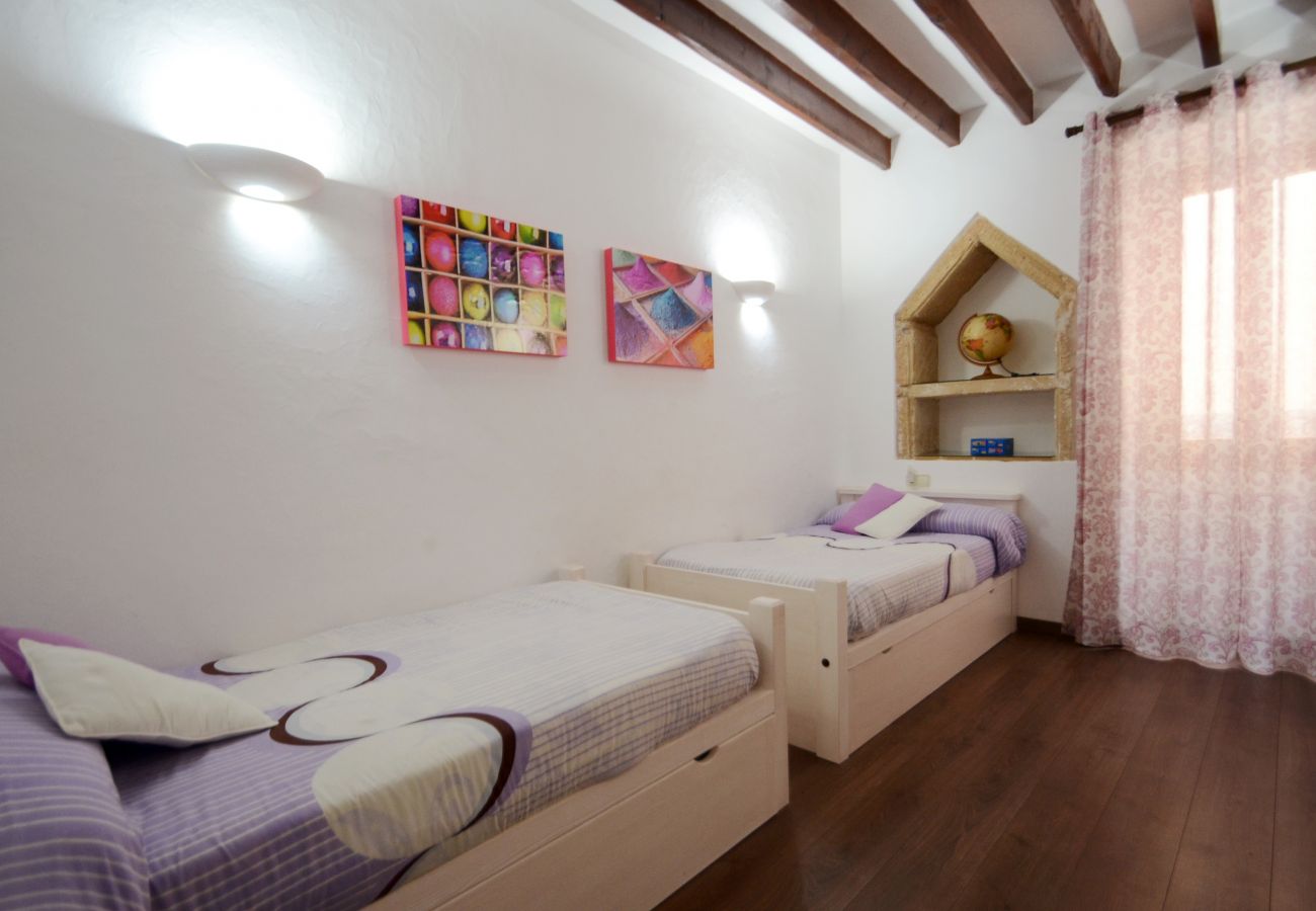 Ferienhaus in Alcudia - C. Ca Na Polida, house in Alcudia with WiFi