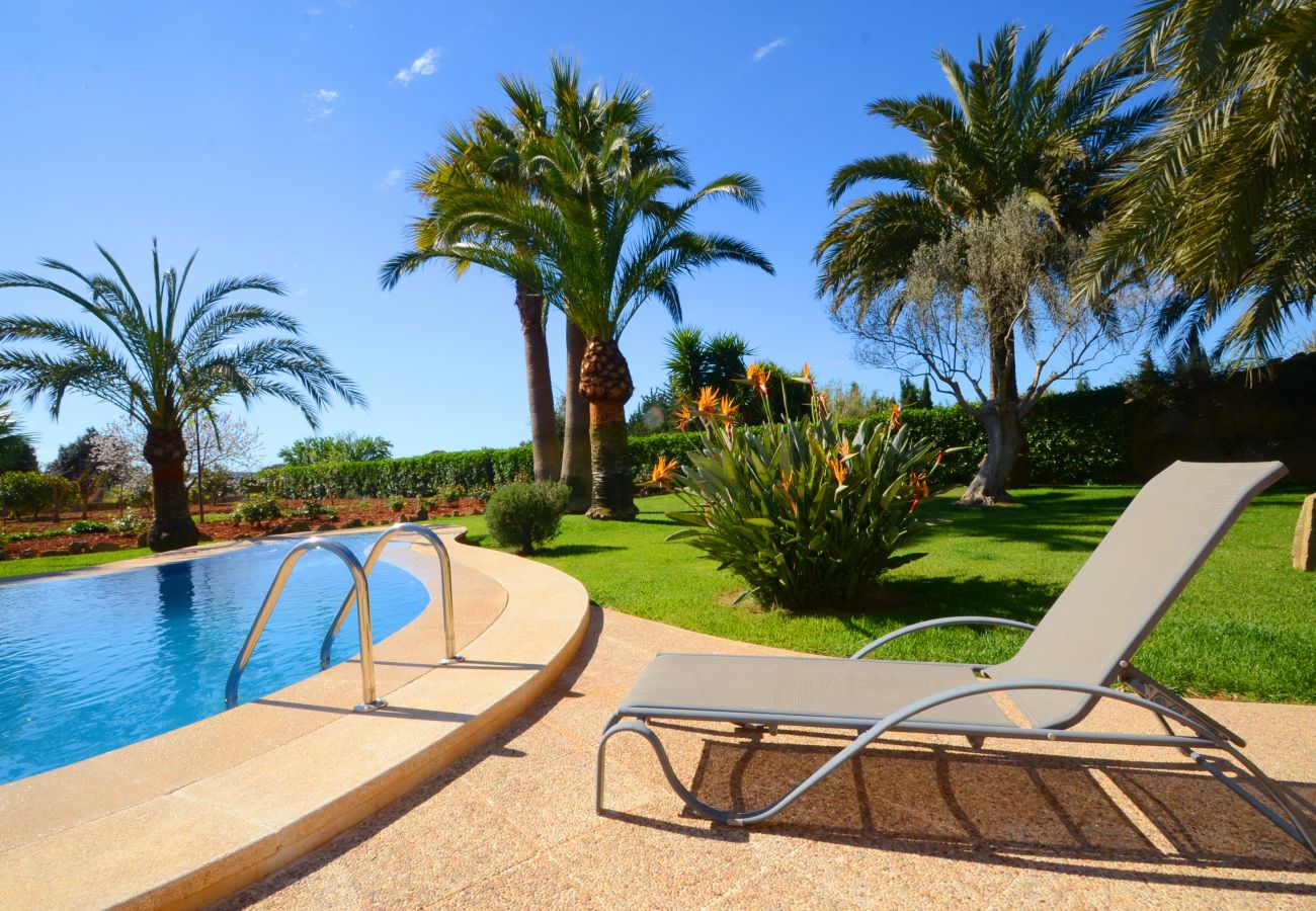 Villa in Inca - V. Can Rovey, pool and gardens in Inca