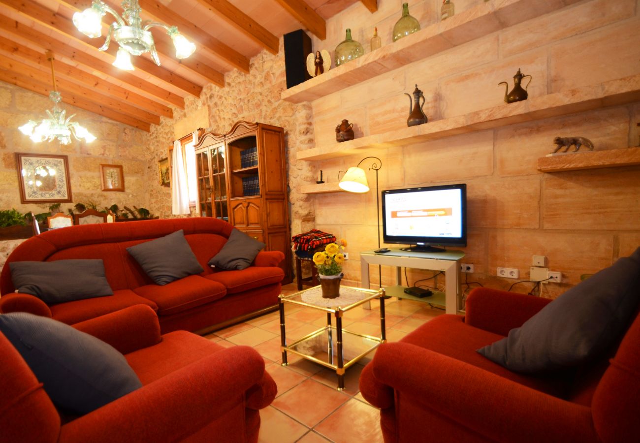 Villa in Inca - V. Can Rovey, pool and gardens in Inca