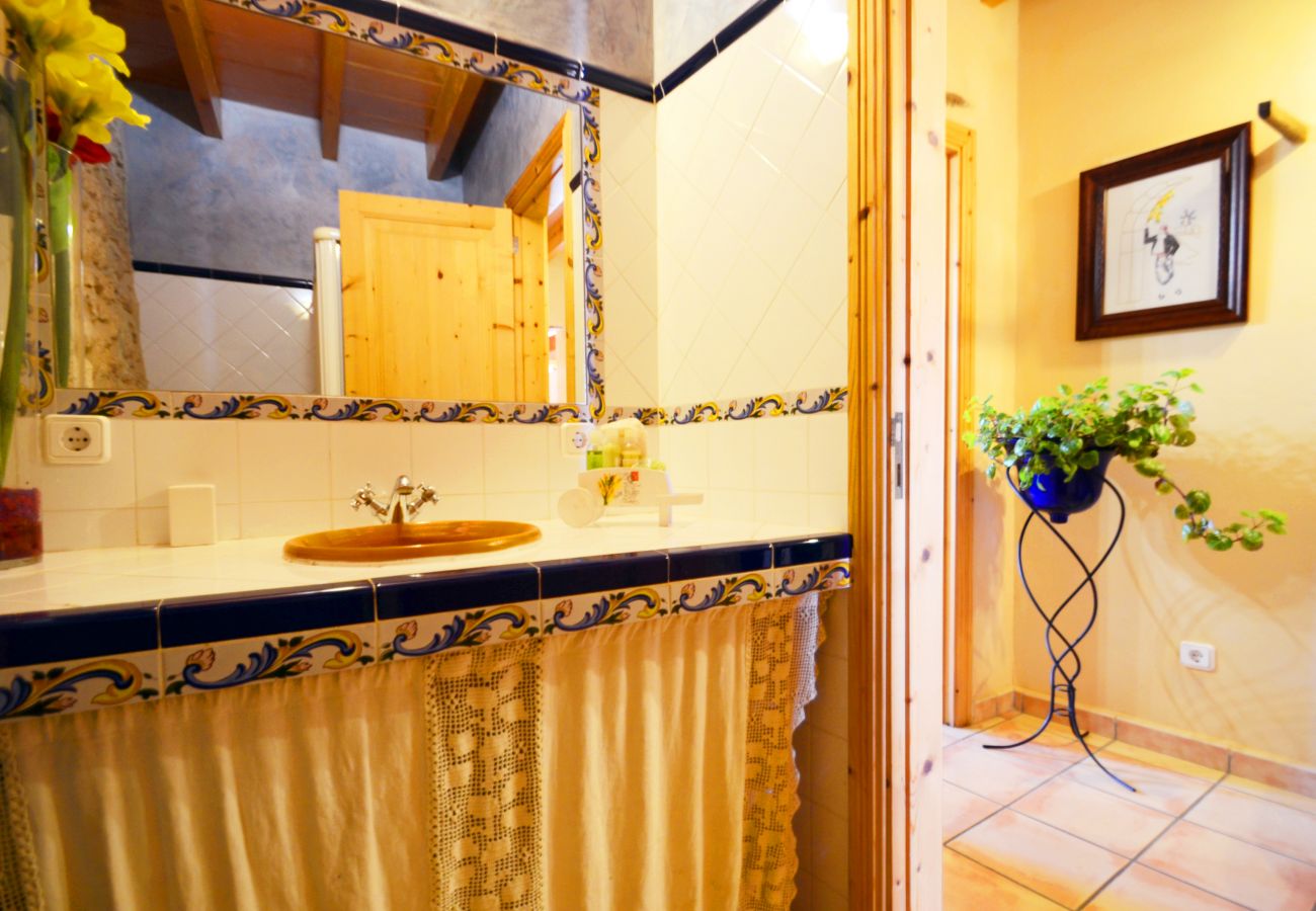 Villa in Inca - V. Can Rovey, pool and gardens in Inca
