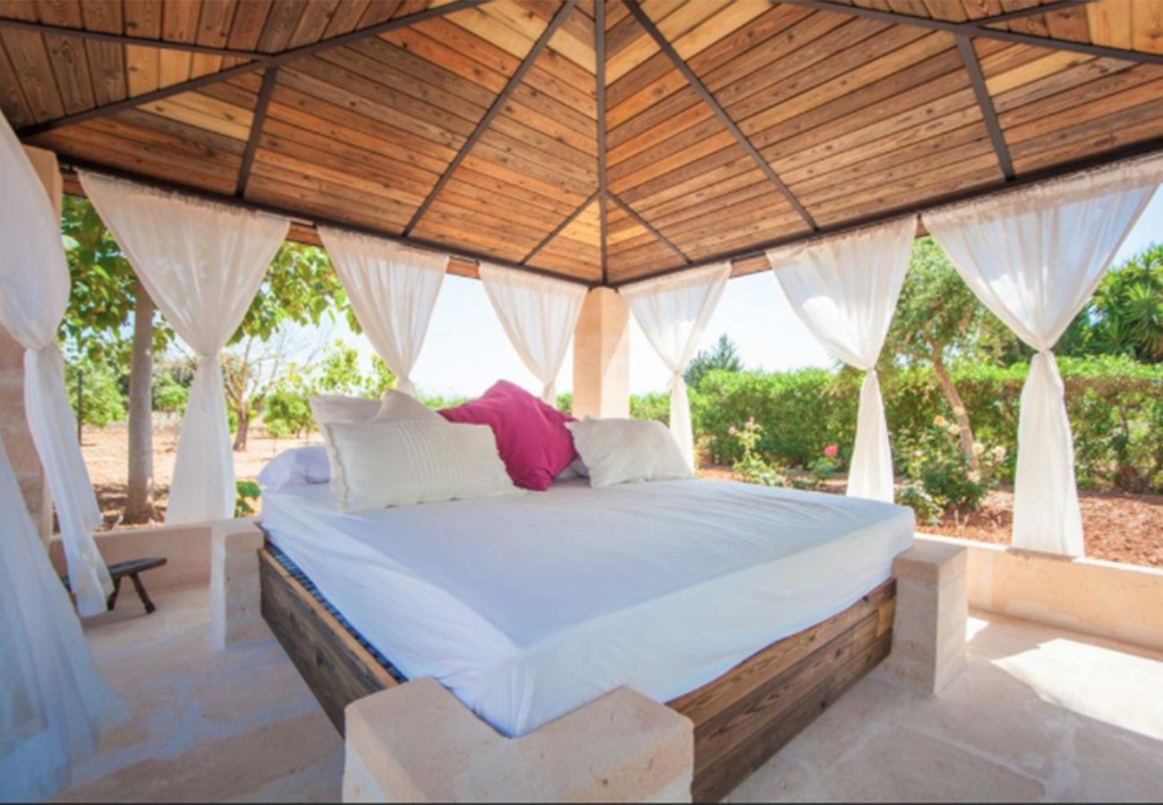 Villa in Inca - V. Can Rovey, pool and gardens in Inca