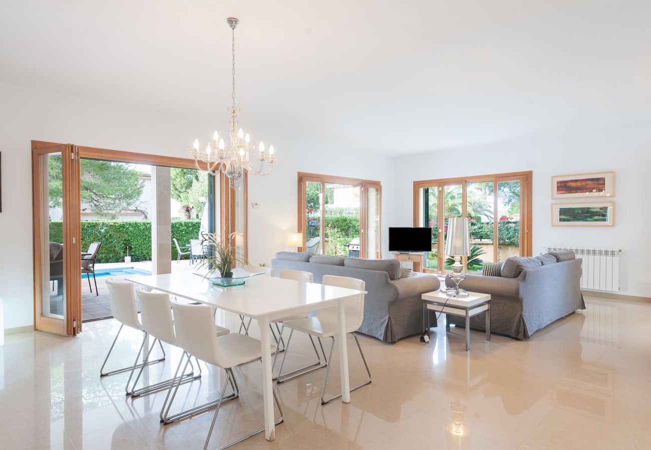Villa in Alcudia - V. Es Bell Lloc