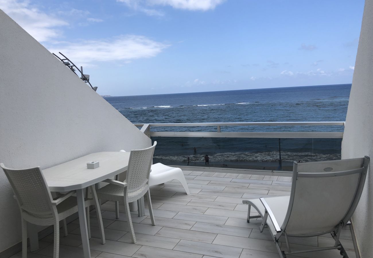 Studio in Las Palmas de Gran Canaria - Great terrace sea views By CanariasGetaway