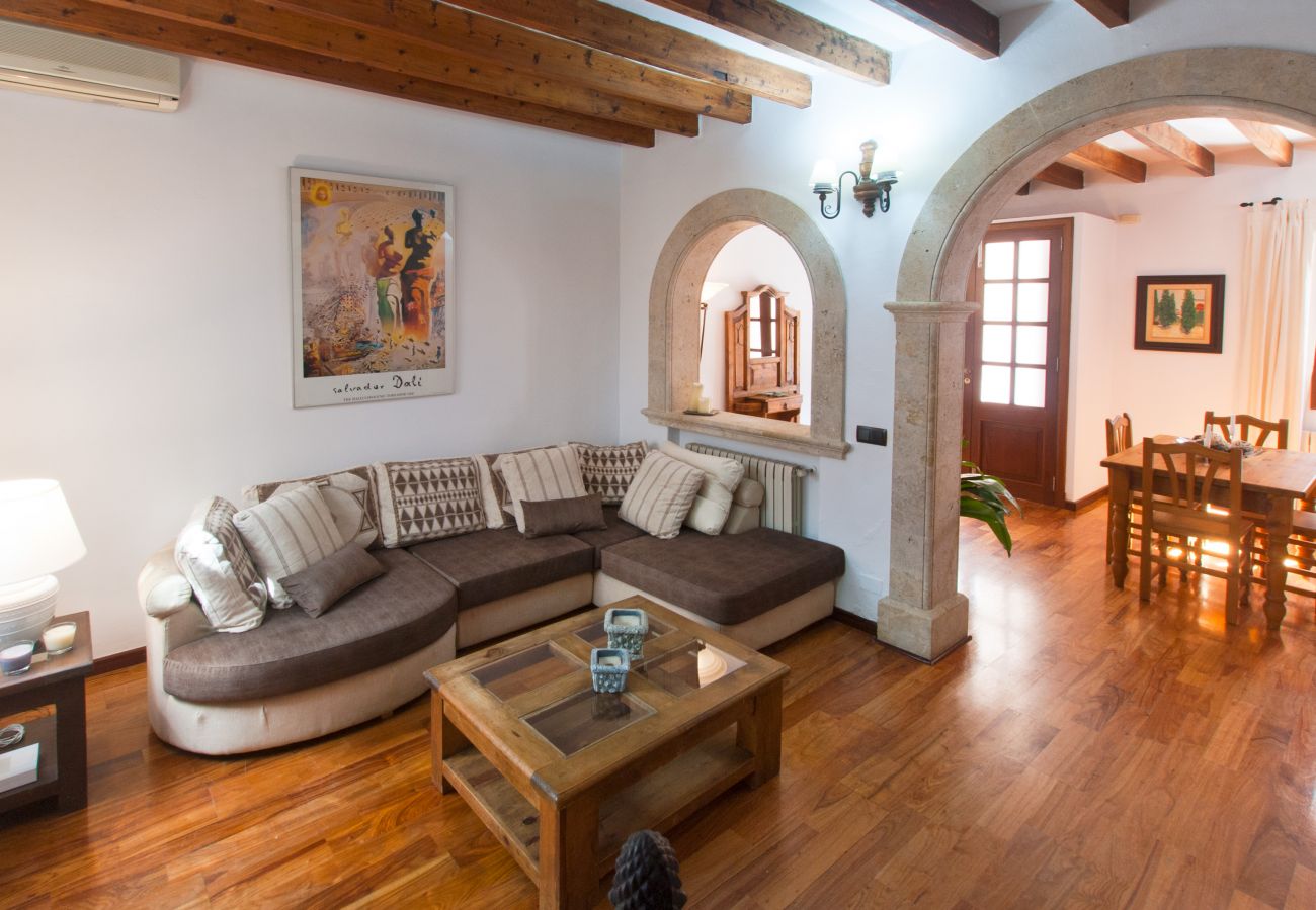 Ferienhaus in Alcudia - C. Es Convent, house in Alcudia with WiFi