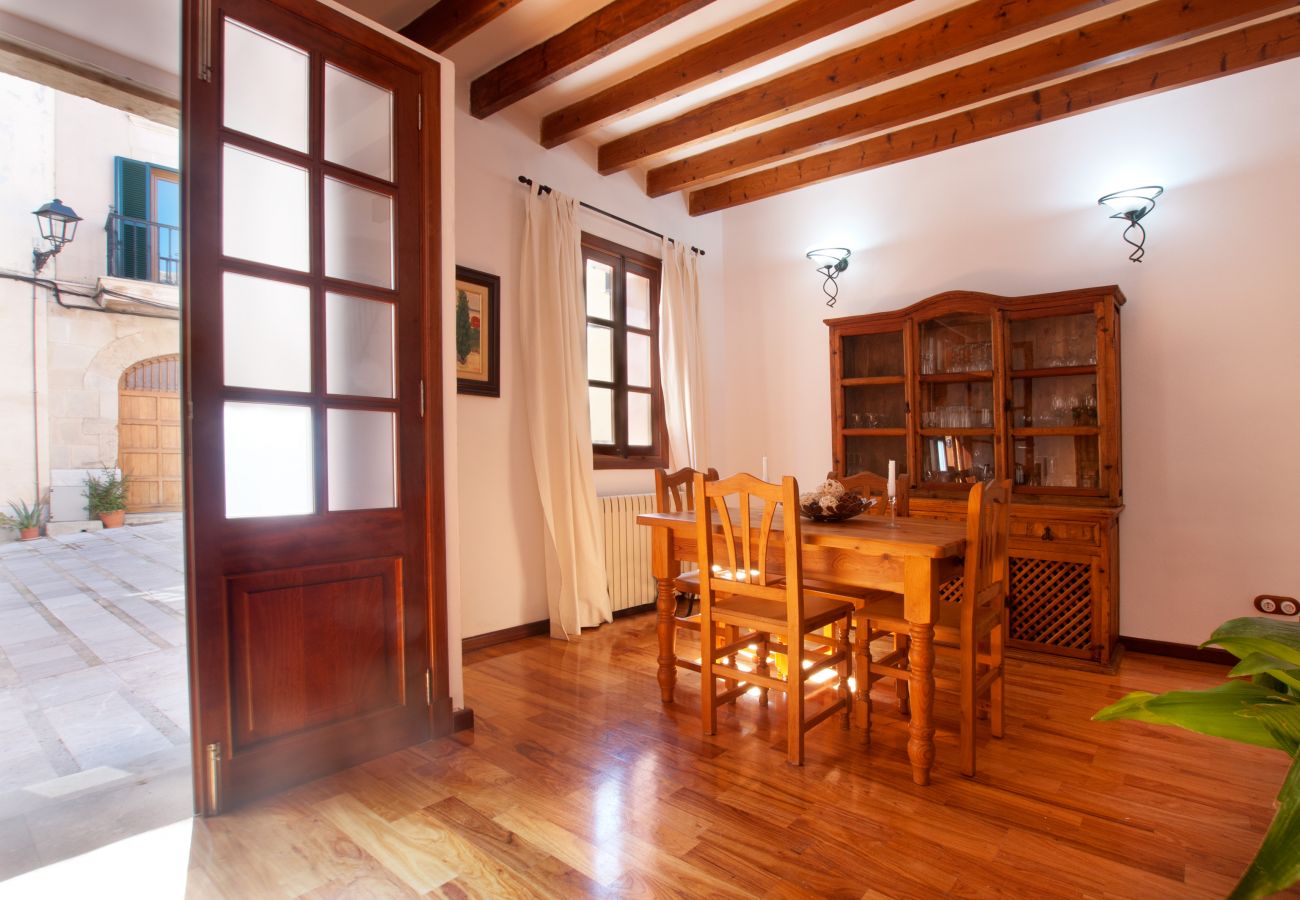 Ferienhaus in Alcudia - C. Es Convent, house in Alcudia with WiFi