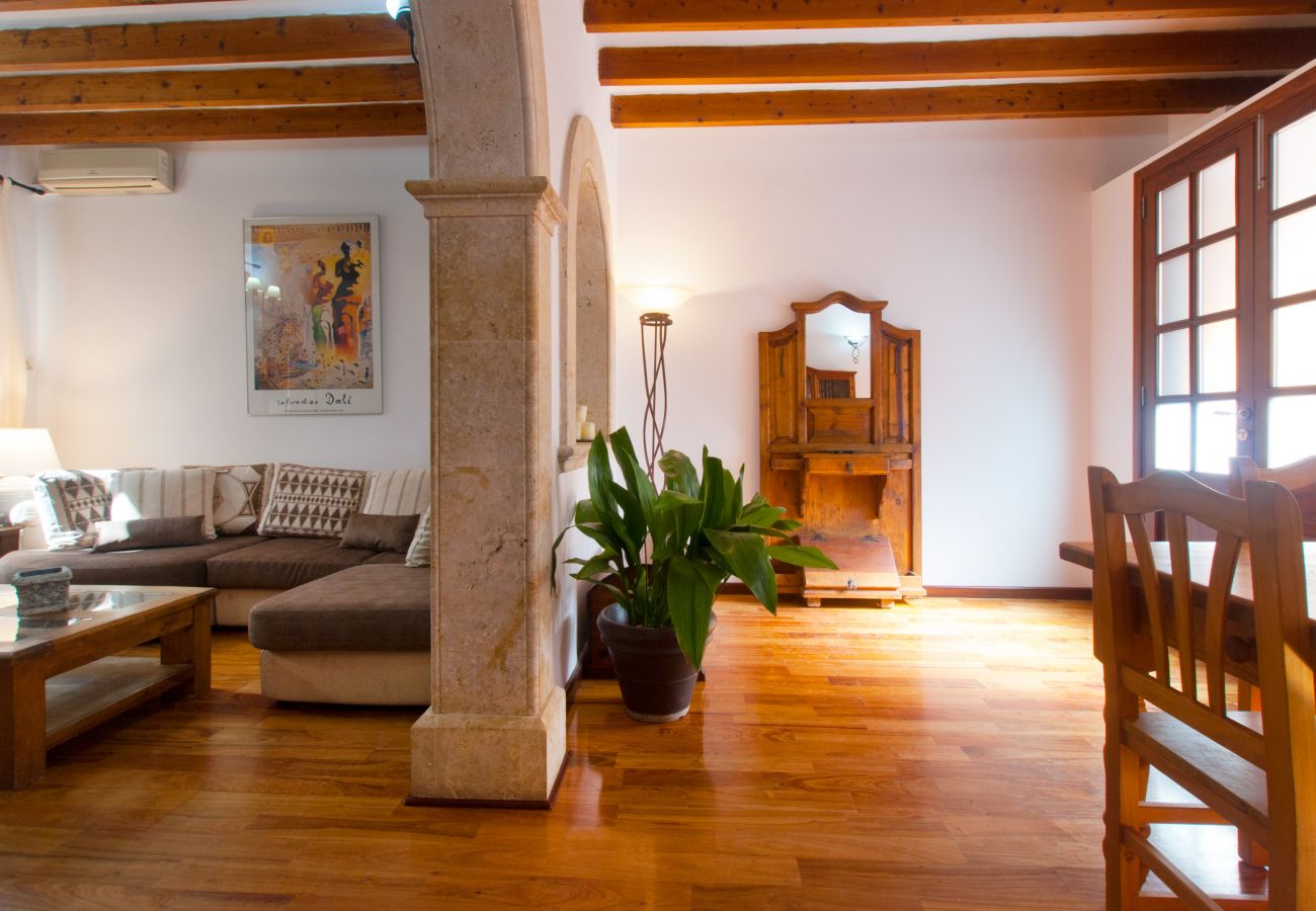 Ferienhaus in Alcudia - C. Es Convent, house in Alcudia with WiFi