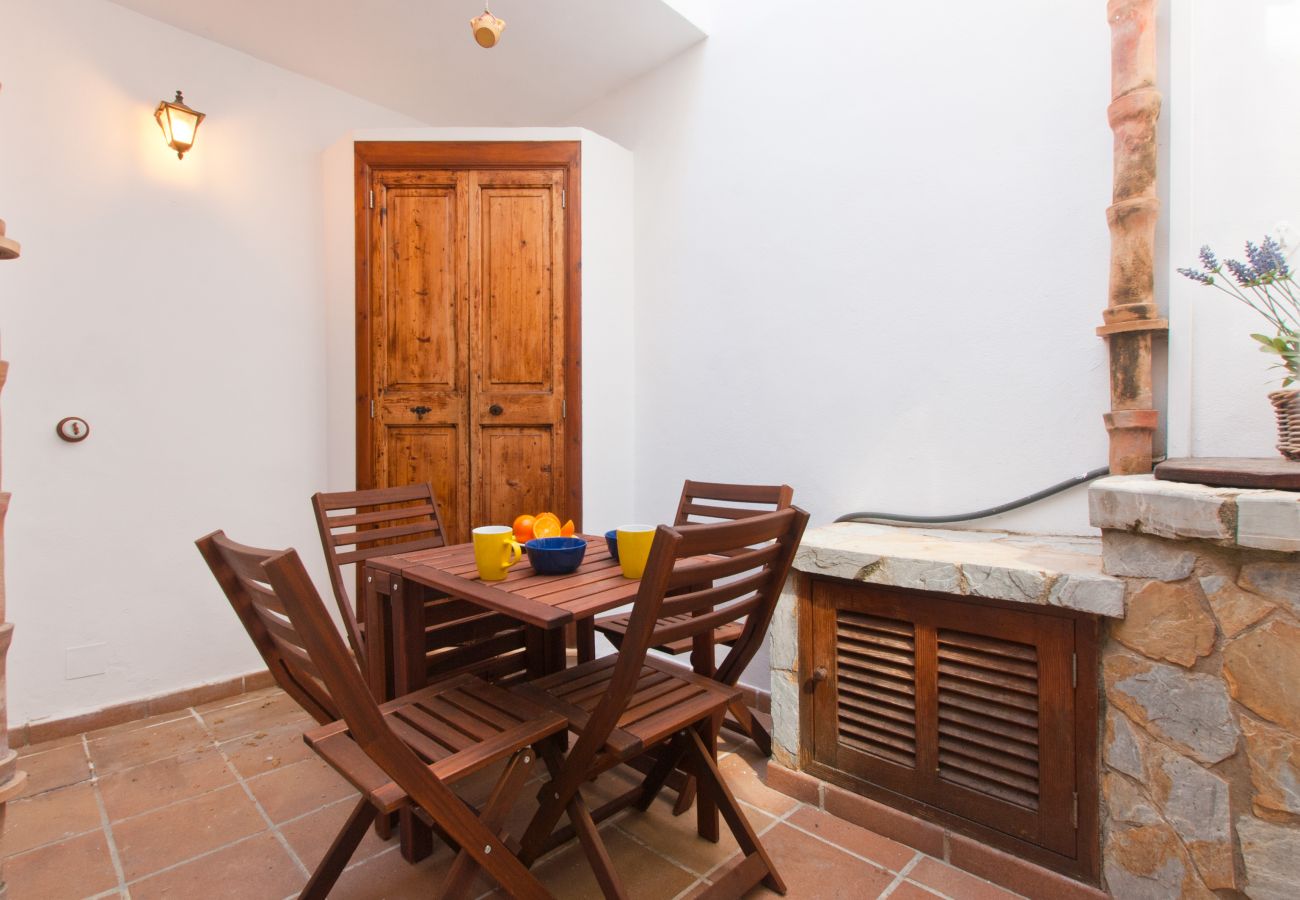 Ferienhaus in Alcudia - C. Es Convent, house in Alcudia with WiFi