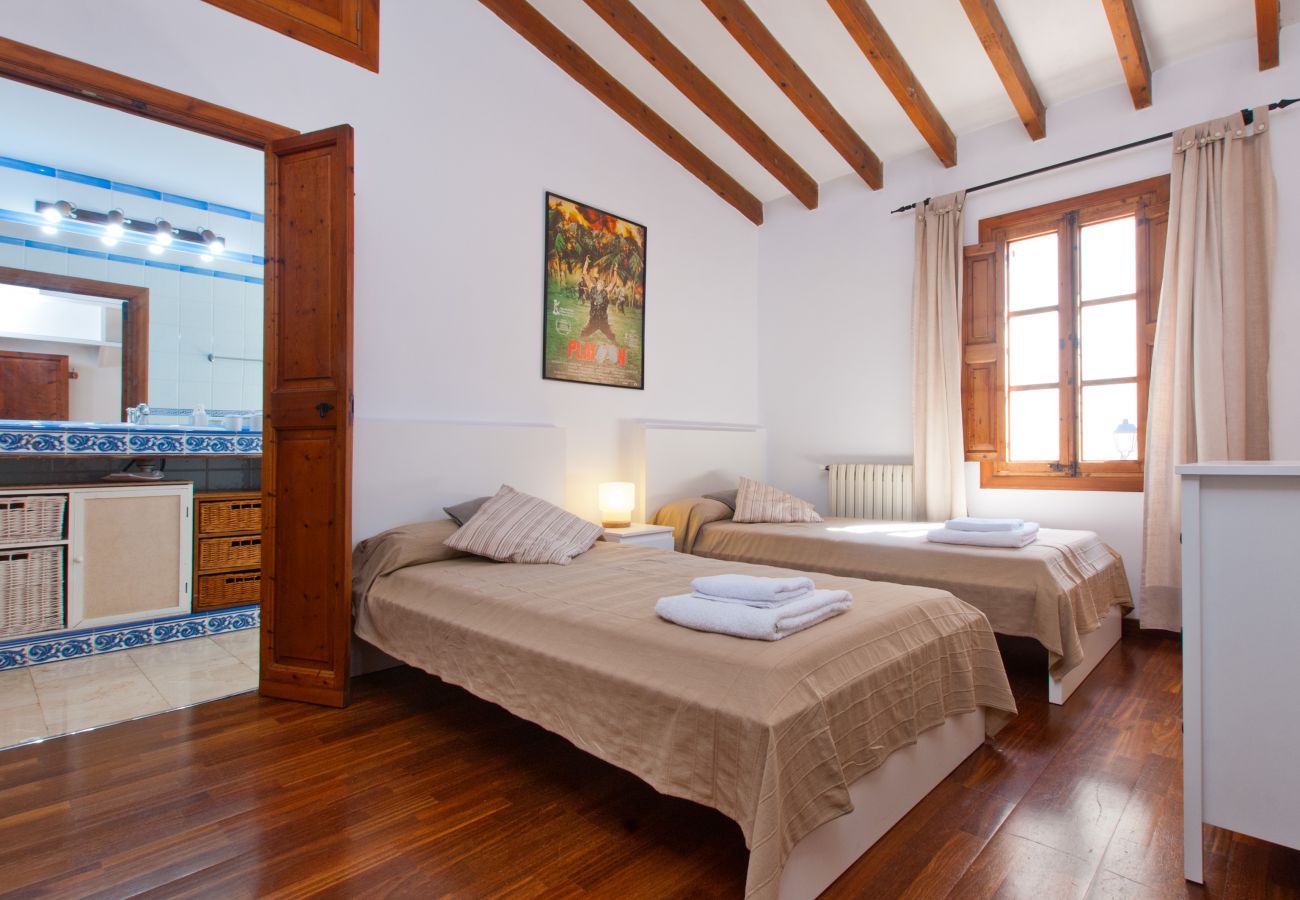 Ferienhaus in Alcudia - C. Es Convent, house in Alcudia with WiFi