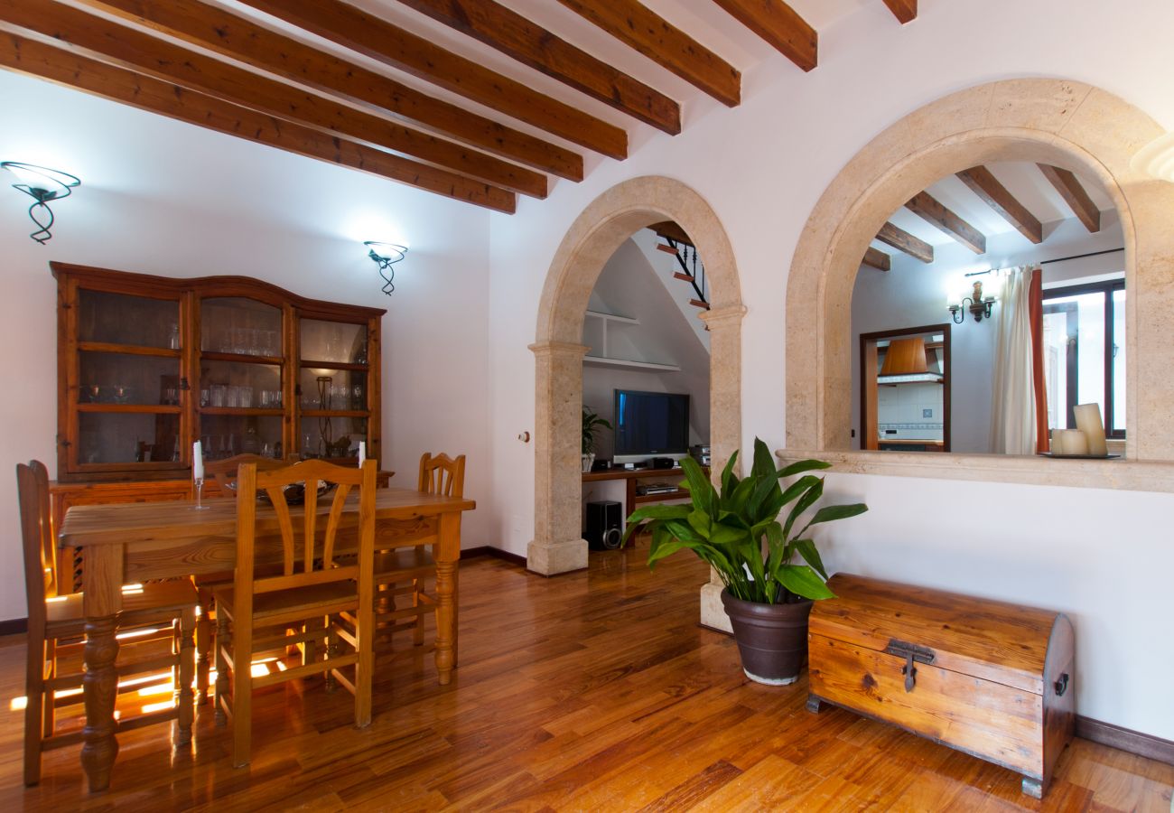 Ferienhaus in Alcudia - C. Es Convent, house in Alcudia with WiFi