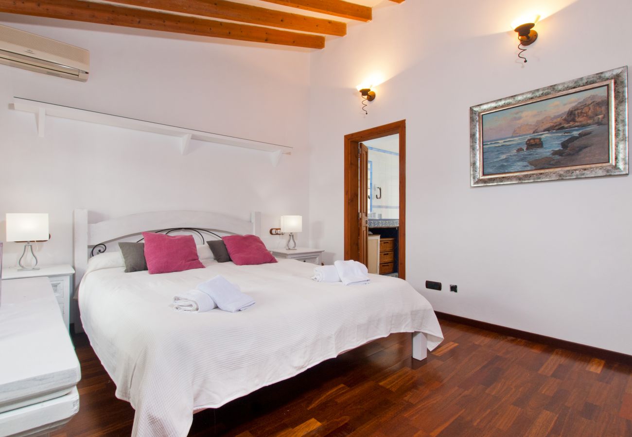 Ferienhaus in Alcudia - C. Es Convent, house in Alcudia with WiFi