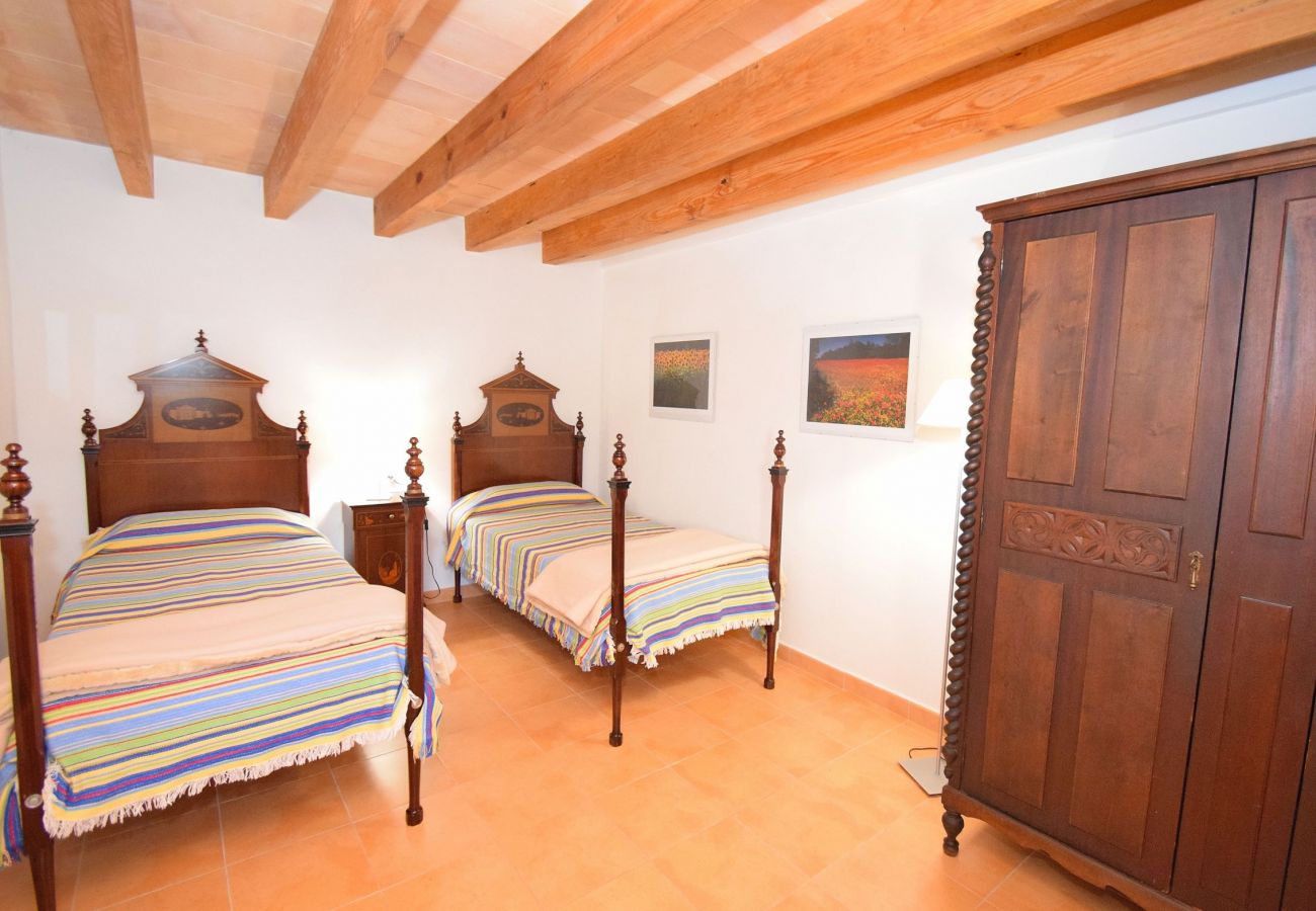 Doppelzimmer mit Blick auf die Alcudia-Berge