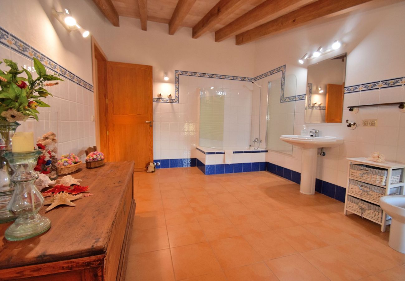 Hauptbadezimmer im Dorf Alcudia