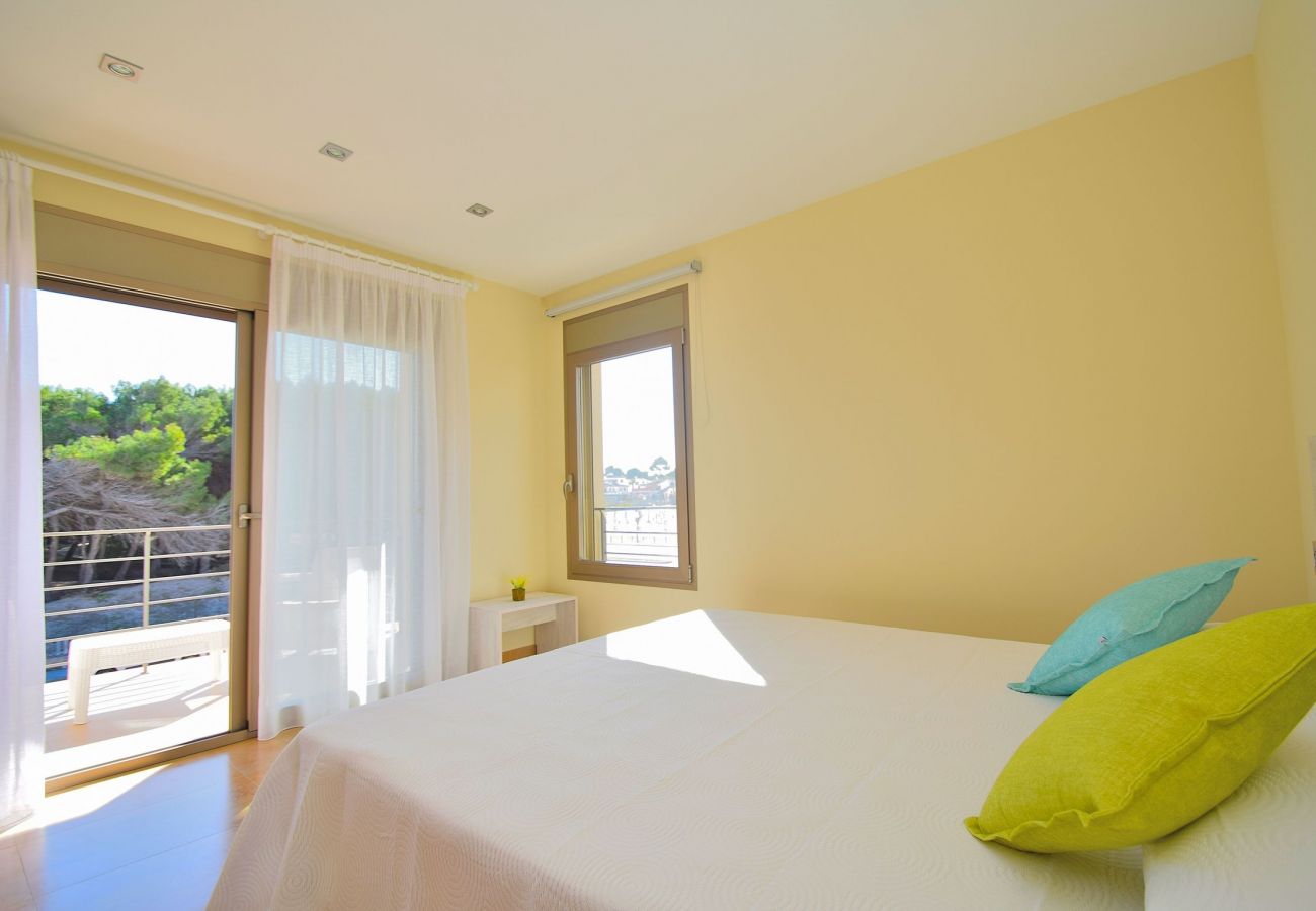 Schlafzimmer der Finca auf Mallorca Can picafort Luxus