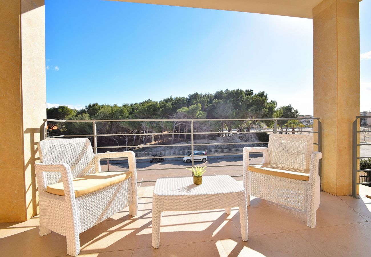 Terrasse der Luxusvilla auf Mallorca can picafort