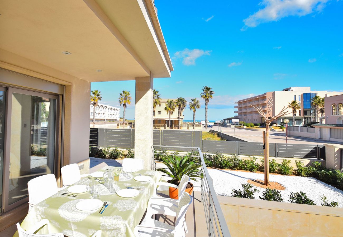 Blick von der Terrasse der Luxusvilla in can picafort mallorca
