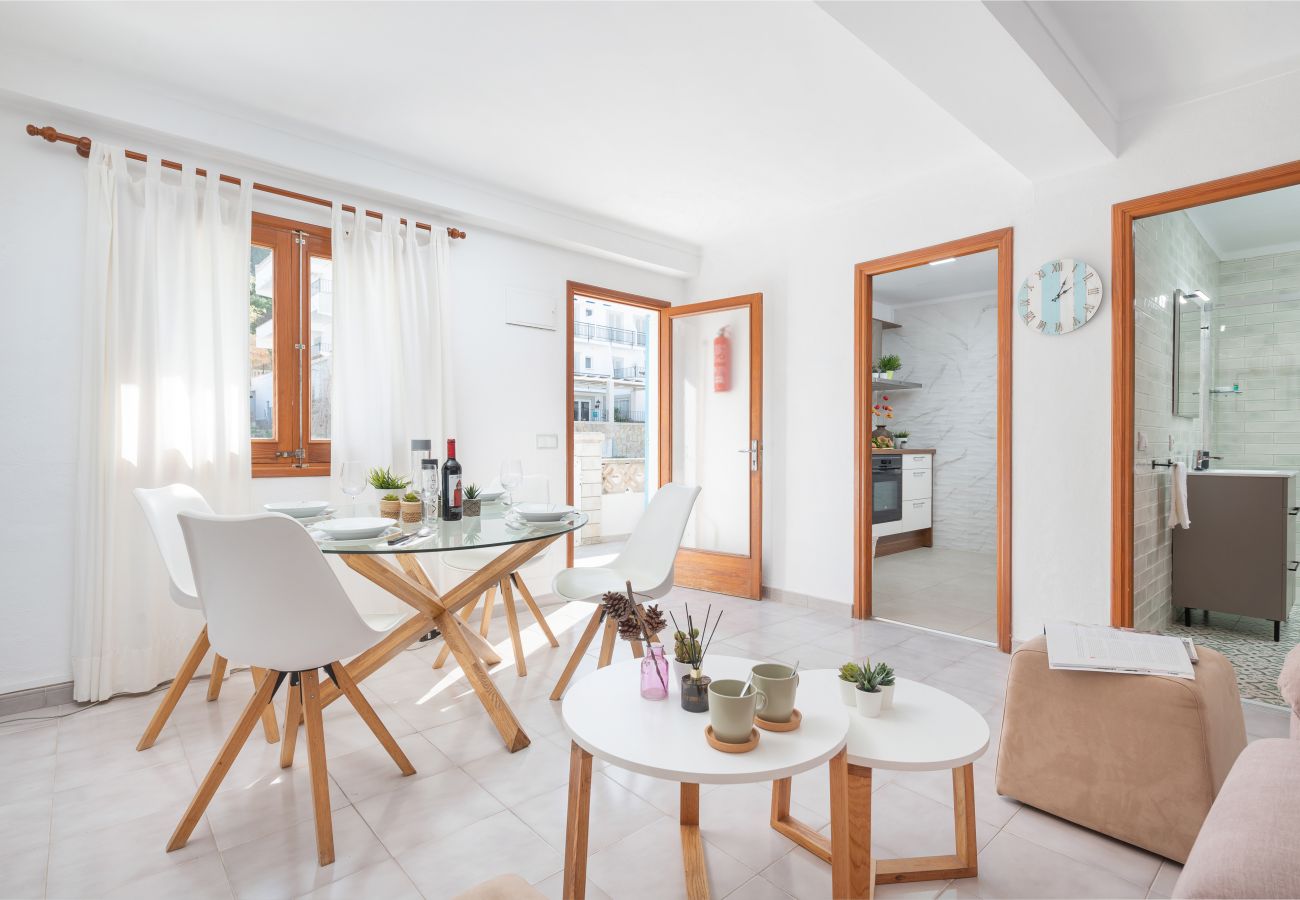 Ferienwohnung in Cala Sant Vicenç - A. Can Marce in Cala Sant Vicenç with WiFi