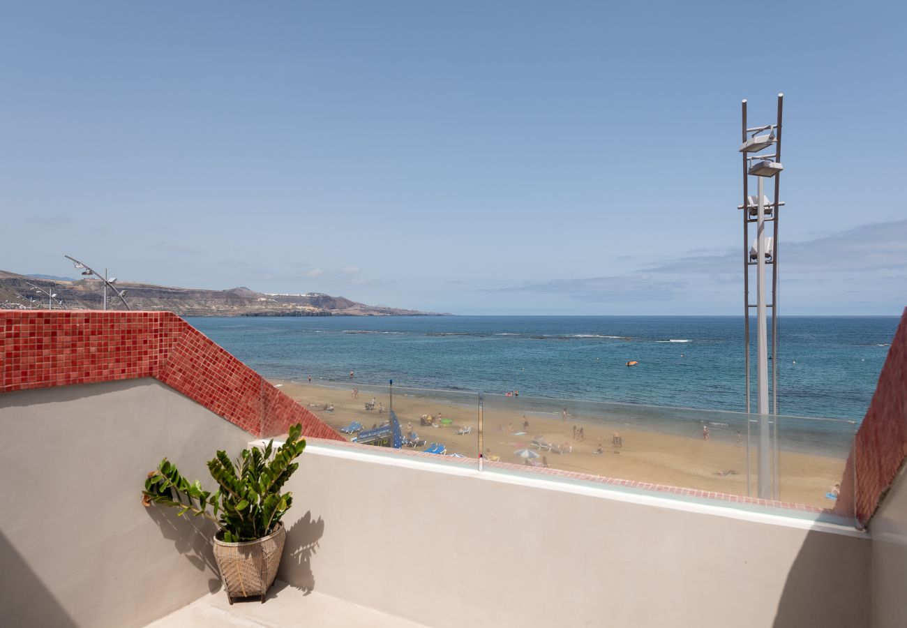 Haus in Las Palmas de Gran Canaria - Nice beach views with terrace By CanariasGetaway