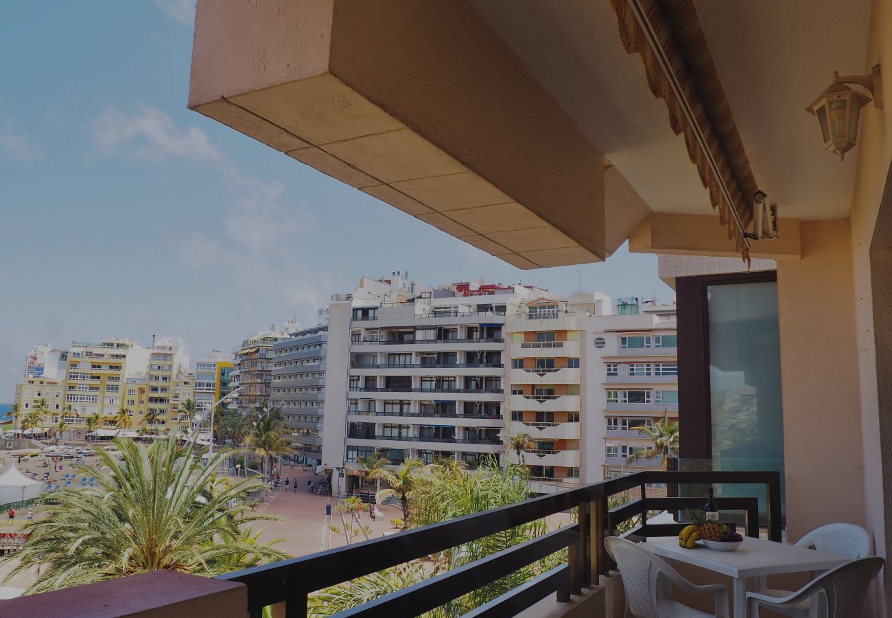 Haus in Las Palmas de Gran Canaria - Huge Balcony over Las Canteras By CanariasGetaway