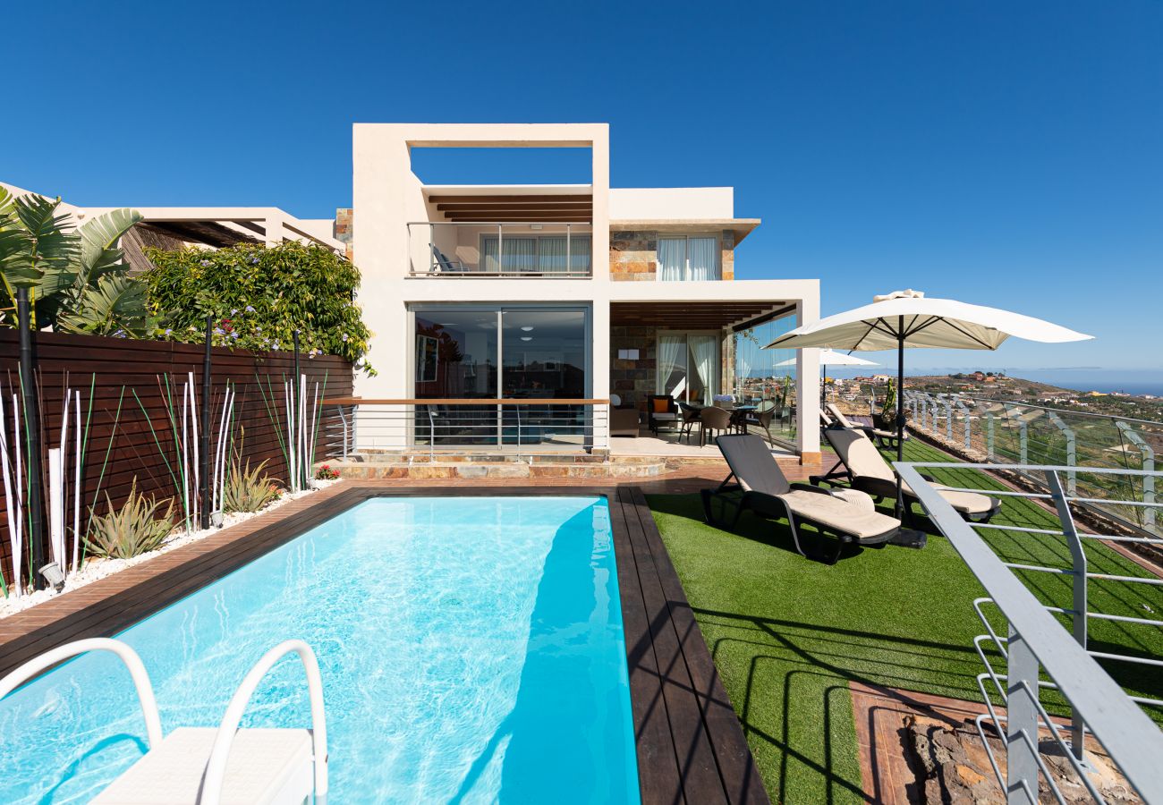 Villa in Salobre Golf mit privatem beheiztem Pool