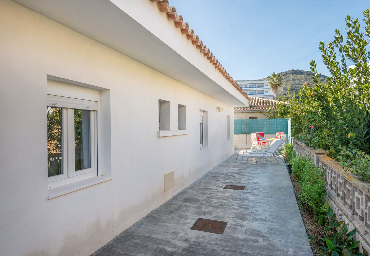 Villa in Alcudia - V. Casa Blanca, pool and beach