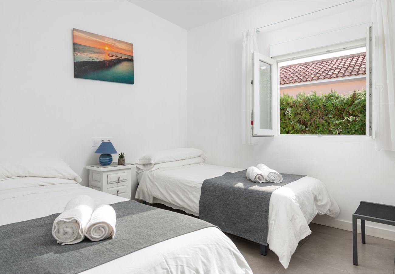 Villa in Alcudia - V. Casa Blanca, pool and beach