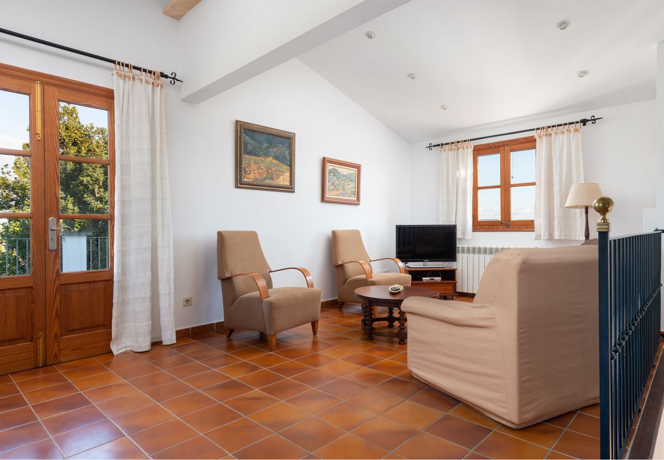 Villa in Llubi - V. Can Rafelino, pool and relax