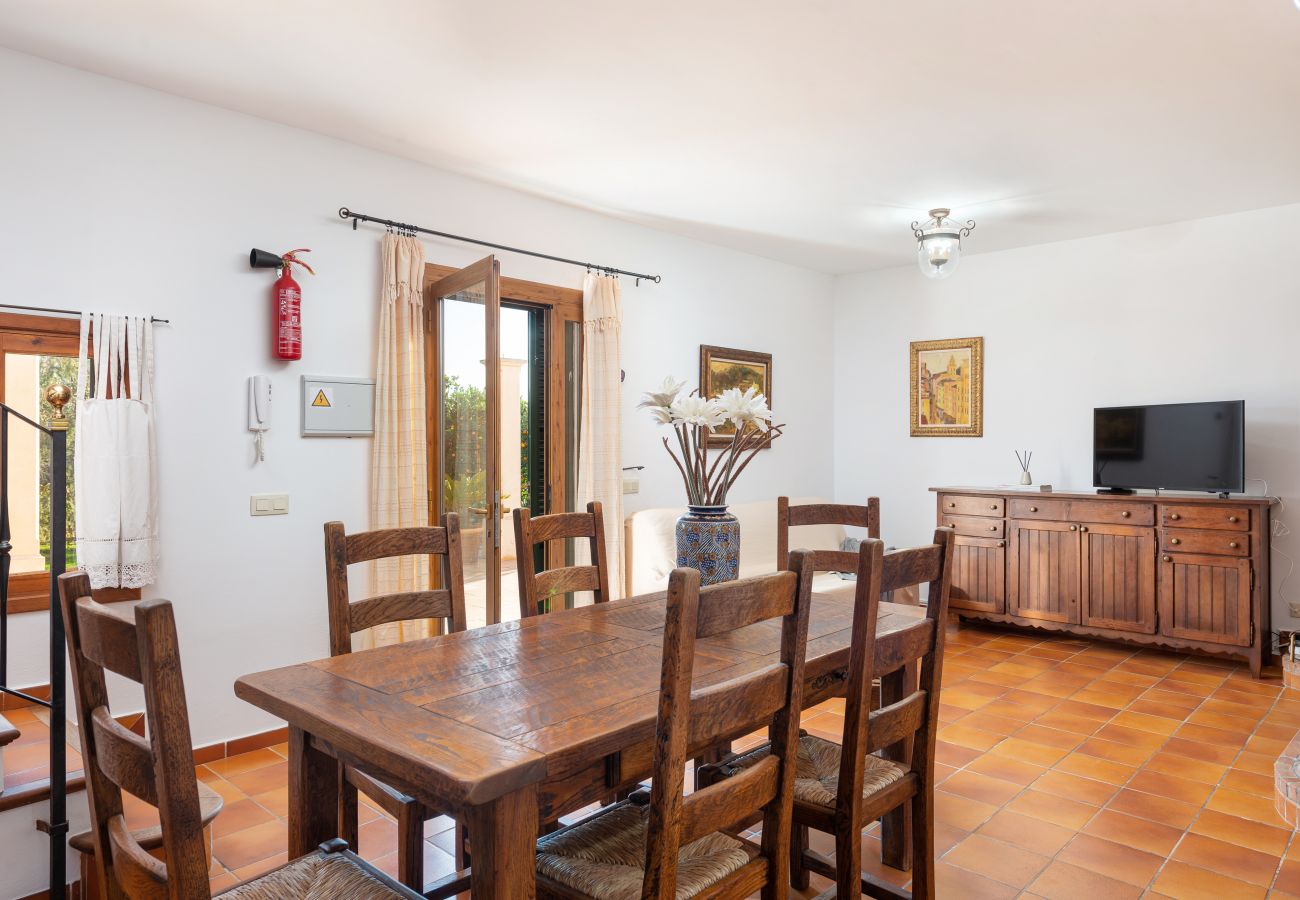 Villa in Llubi - V. Can Rafelino, pool and relax