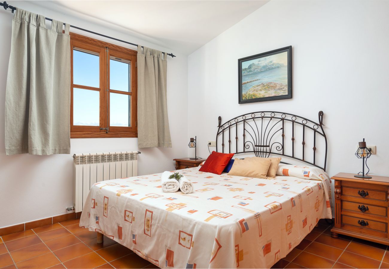 Villa in Llubi - V. Can Rafelino, pool and relax