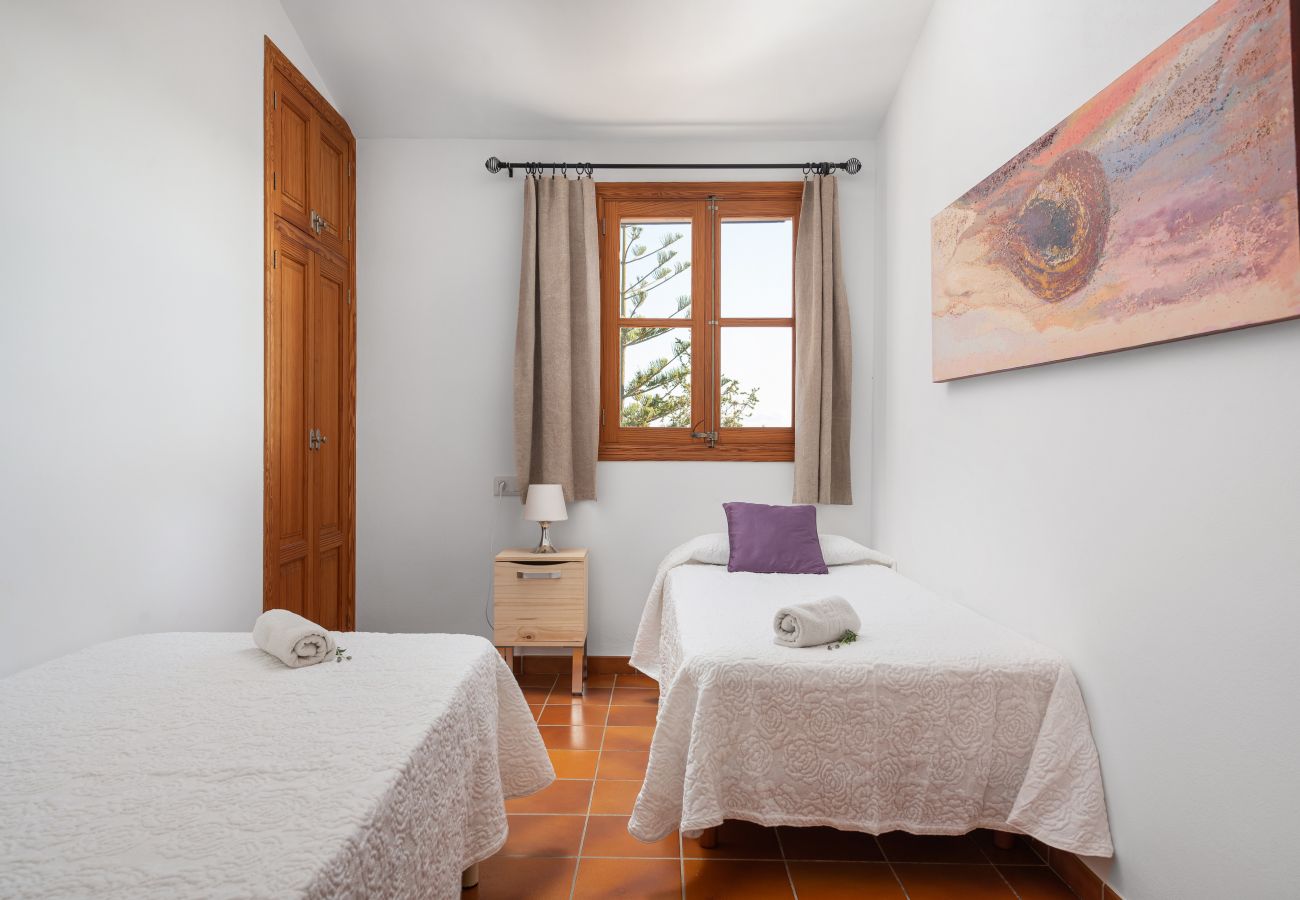 Villa in Llubi - V. Can Rafelino, pool and relax