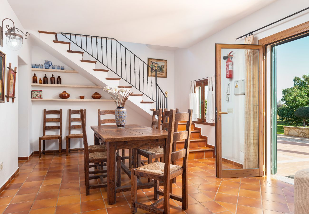 Villa in Llubi - V. Can Rafelino, pool and relax