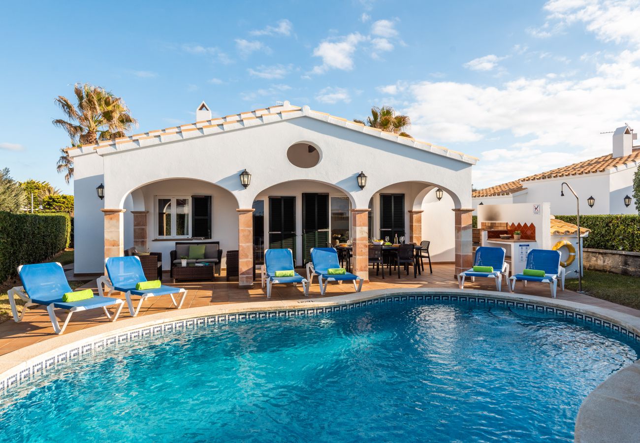 Villa in Cap d´Artruix - Menorca Fucsia