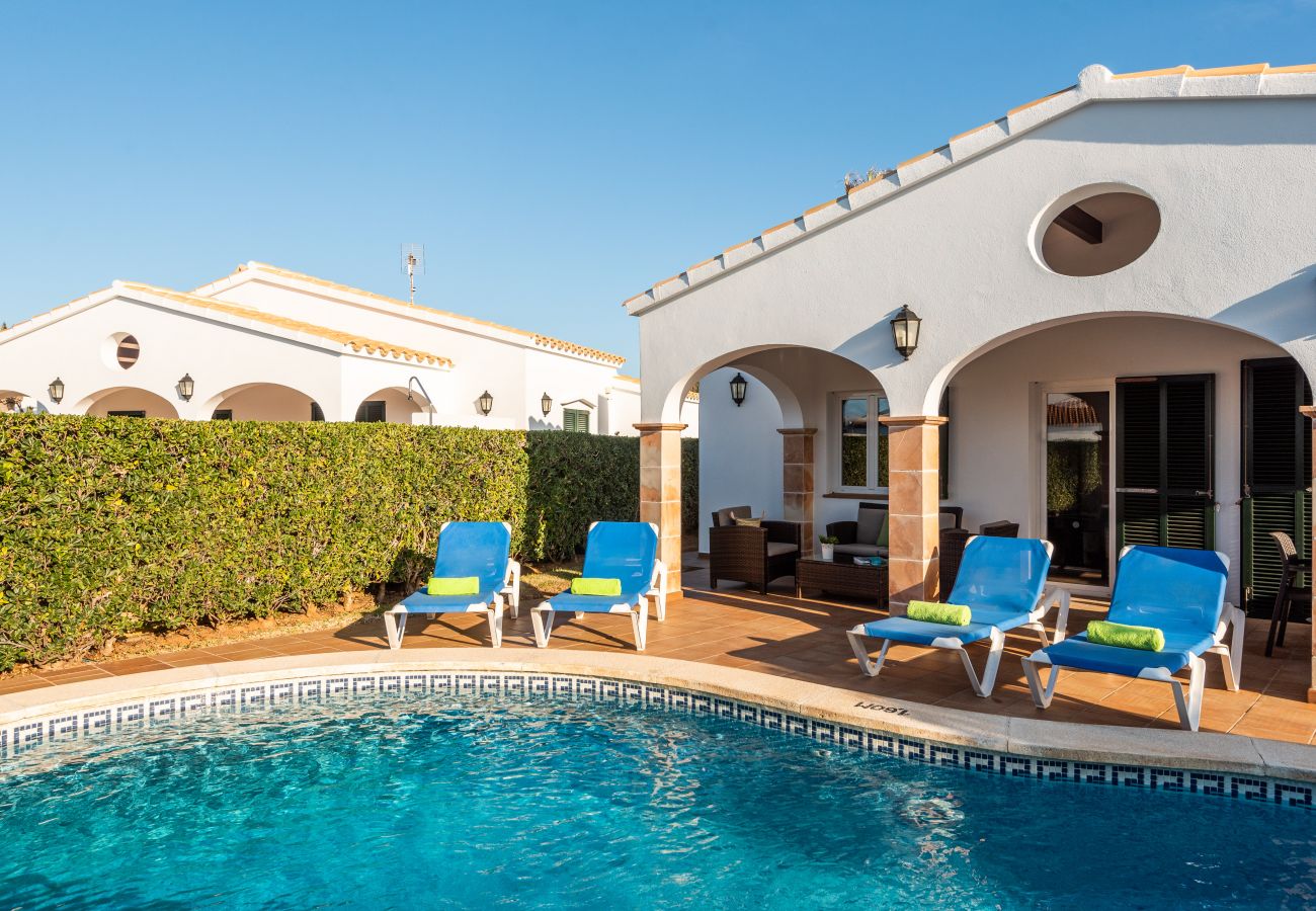 Villa in Cap d´Artruix - Menorca Fucsia