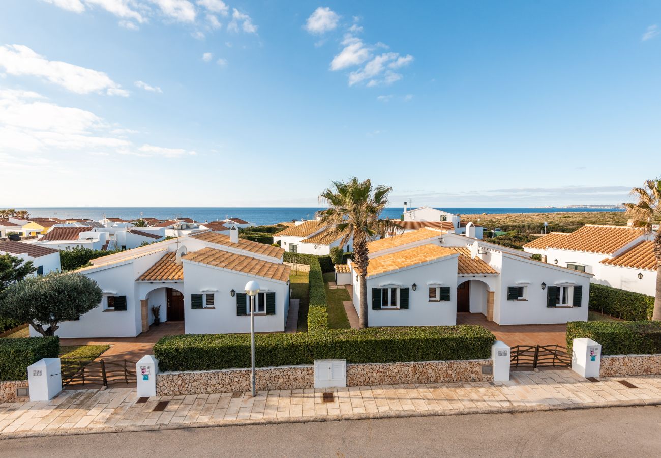 Villa in Cap d´Artruix - Menorca Fucsia