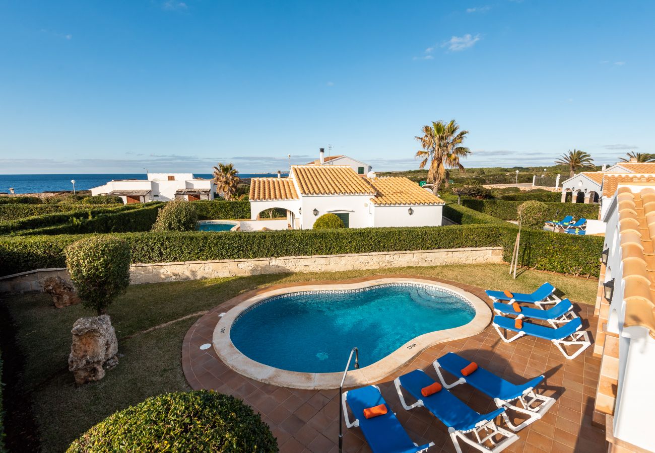 Villa in Cap d´Artruix - Menorca Fucsia
