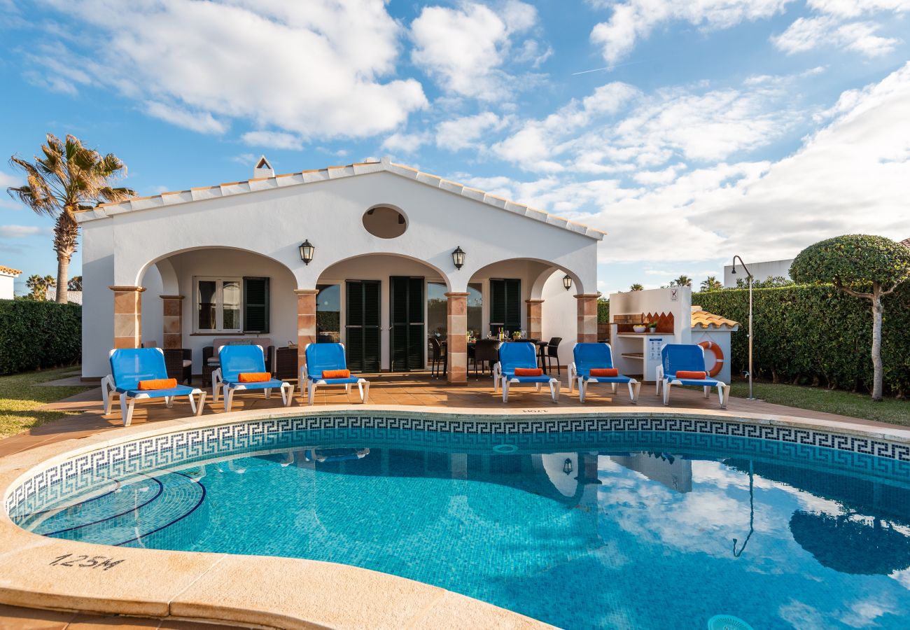 Villa in Cap d´Artruix - Menorca Fucsia