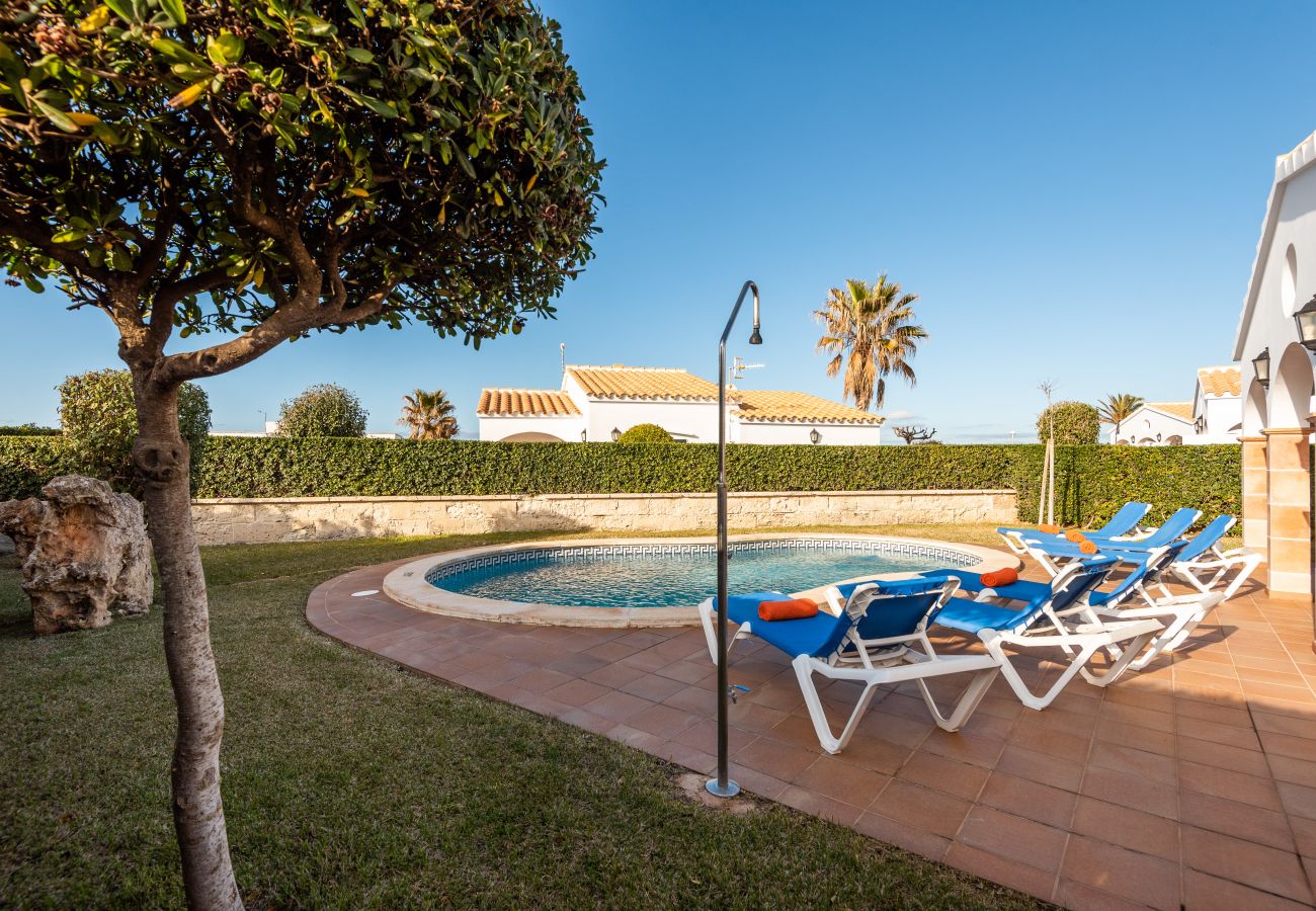 Villa in Cap d´Artruix - Menorca Fucsia