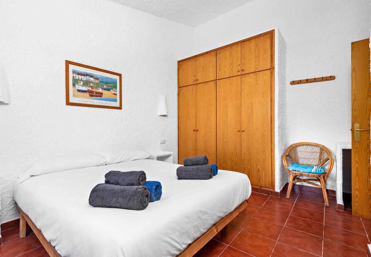 Ferienwohnung in Cala Blanca - Apartamentos  MONSINES 11 A