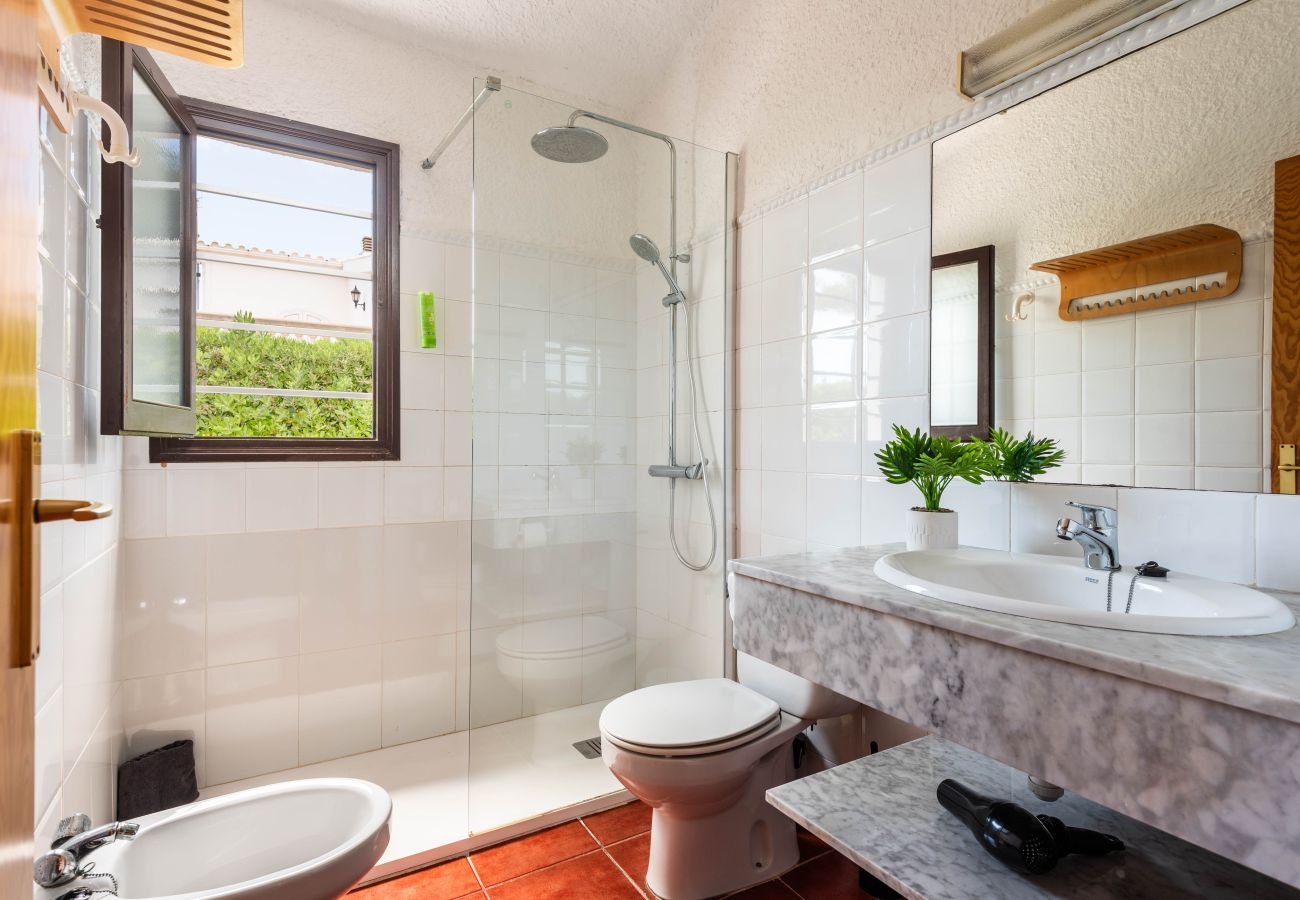 Ferienwohnung in Cala Blanca - Apartamentos  MONSINES 11 A
