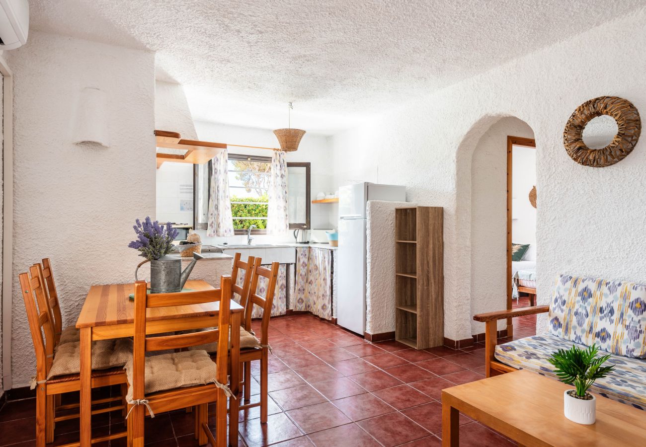 Ferienwohnung in Cala Blanca - Apartamentos  MONSINES 11 A