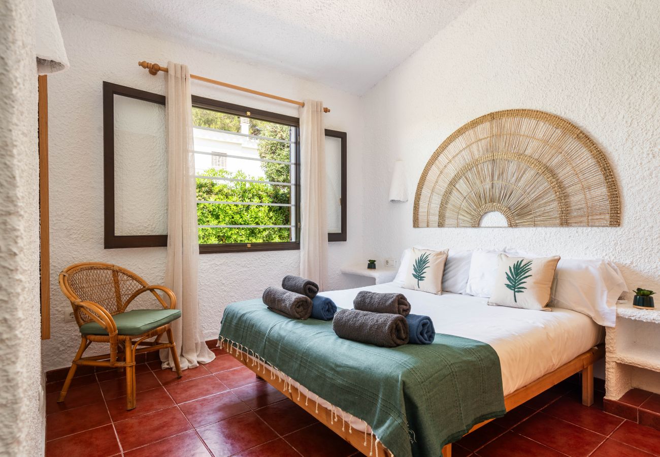 Ferienwohnung in Cala Blanca - Apartamentos  MONSINES 11 A