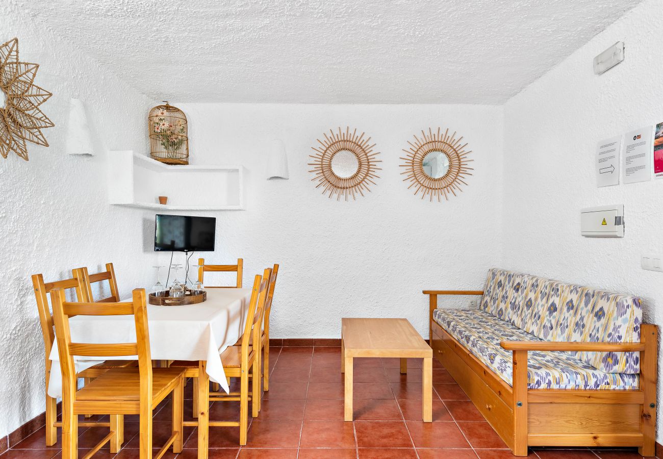 Ferienwohnung in Cala Blanca - Apartamentos MONSINES 13 C