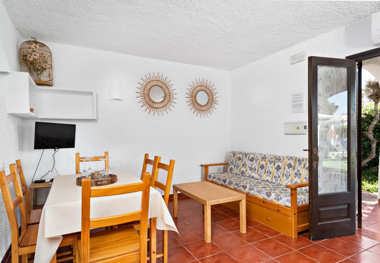 Ferienwohnung in Cala Blanca - Apartamentos MONSINES 13 C