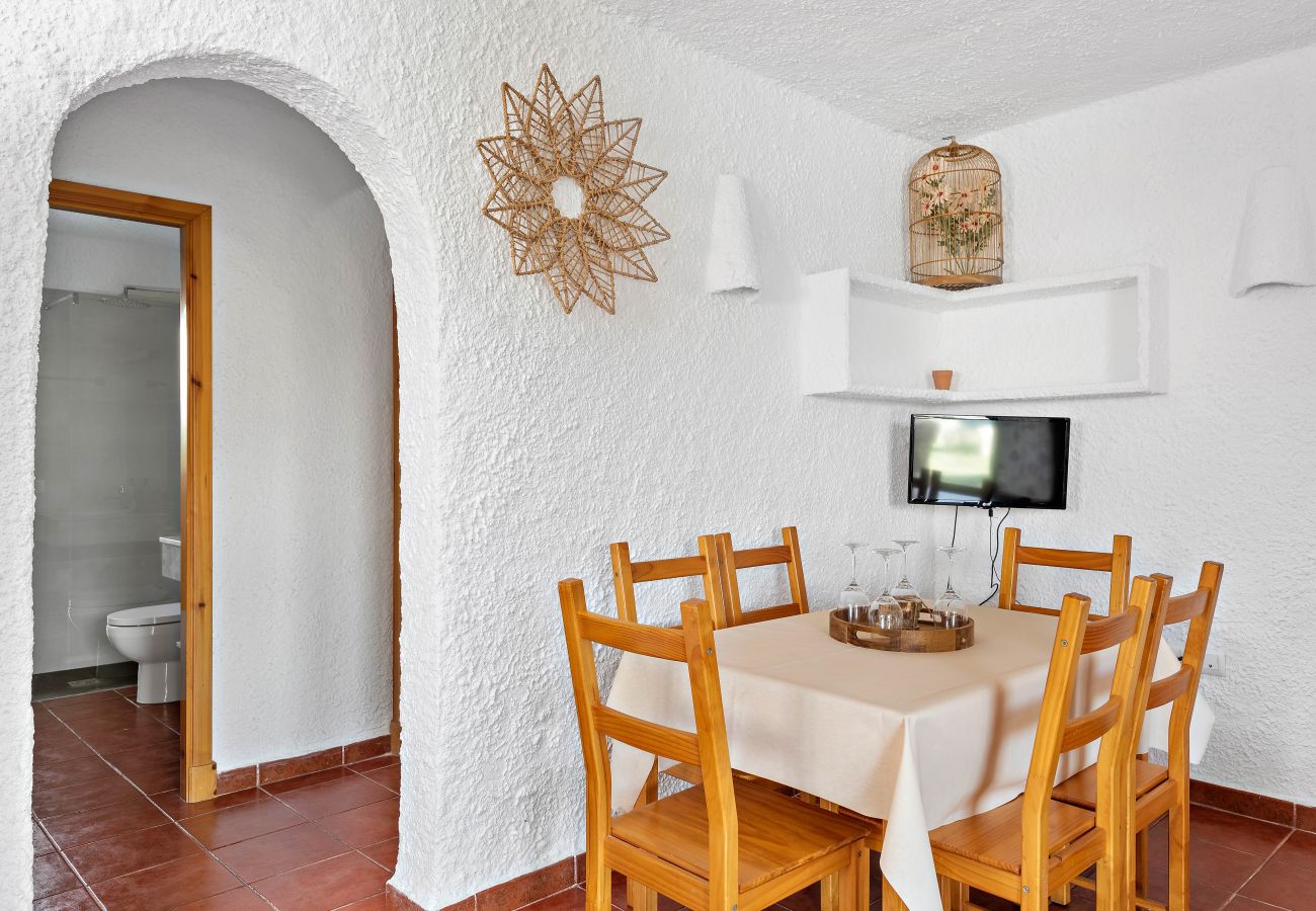 Ferienwohnung in Cala Blanca - Apartamentos MONSINES 13 C